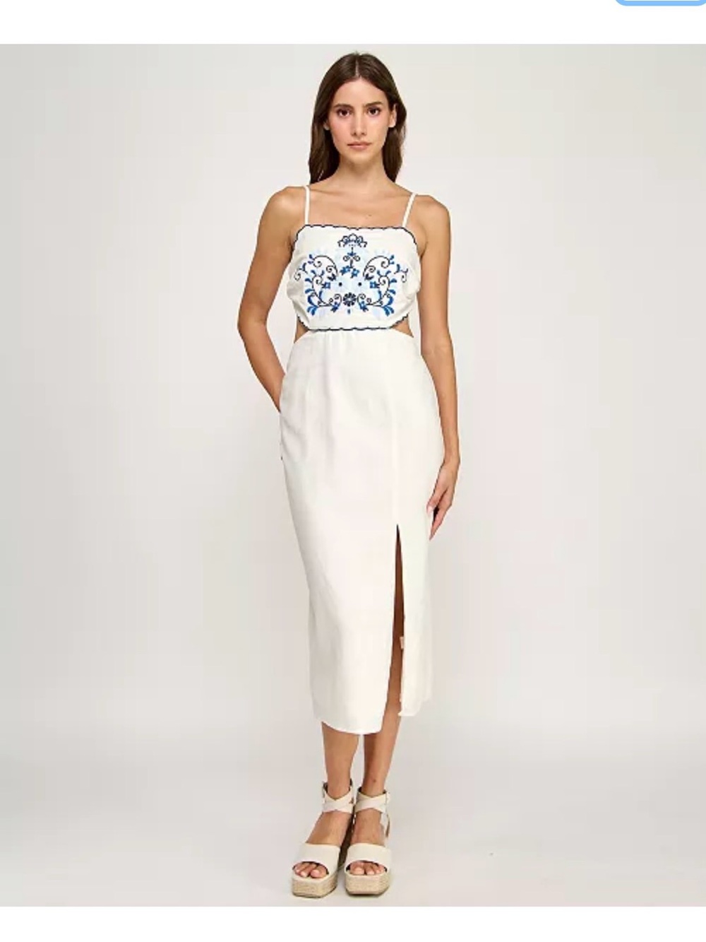 Row A Juniors' Sleeveless Embroidered Scallop Bust Midi